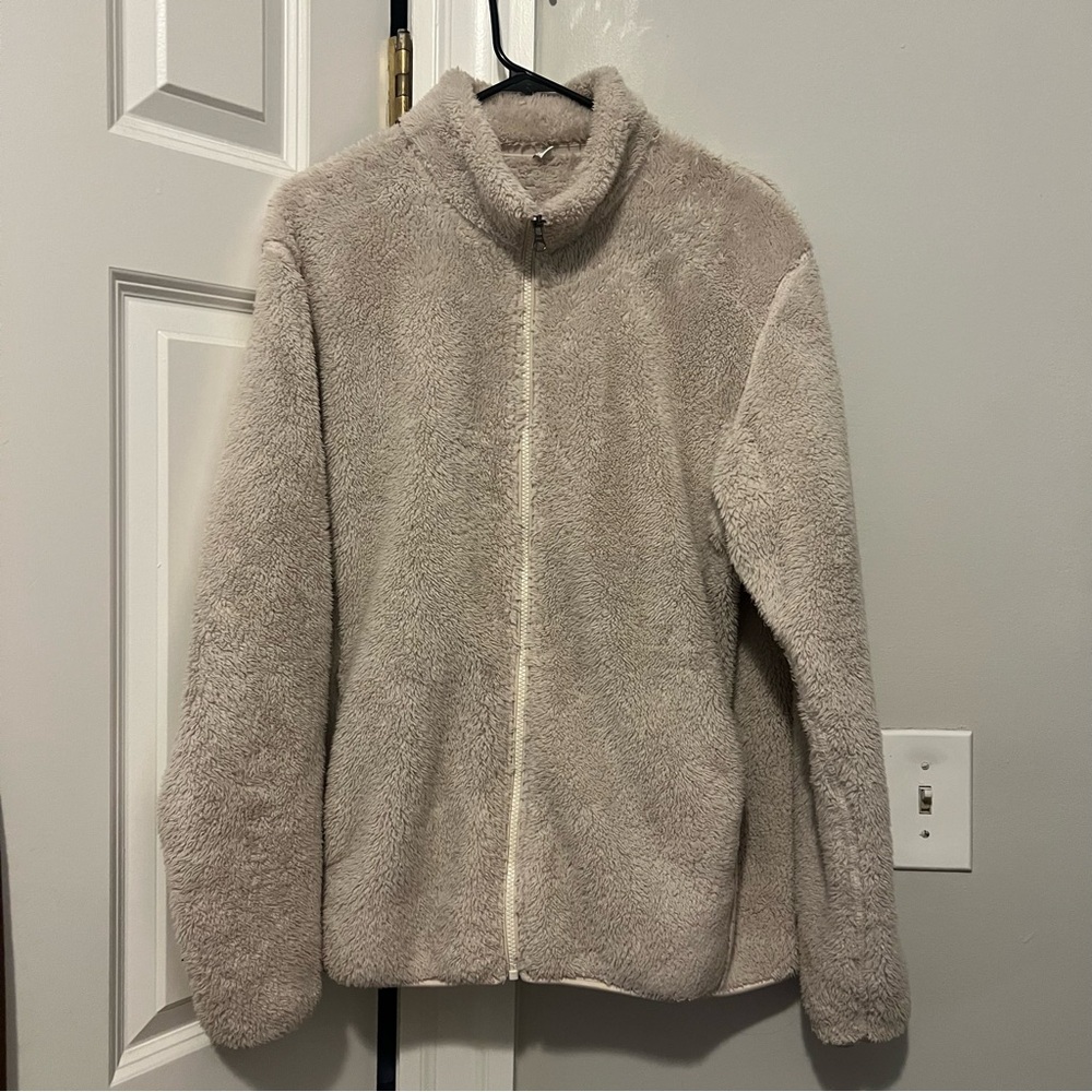 Uniqlo Furry Teddy Zip Up Jacket